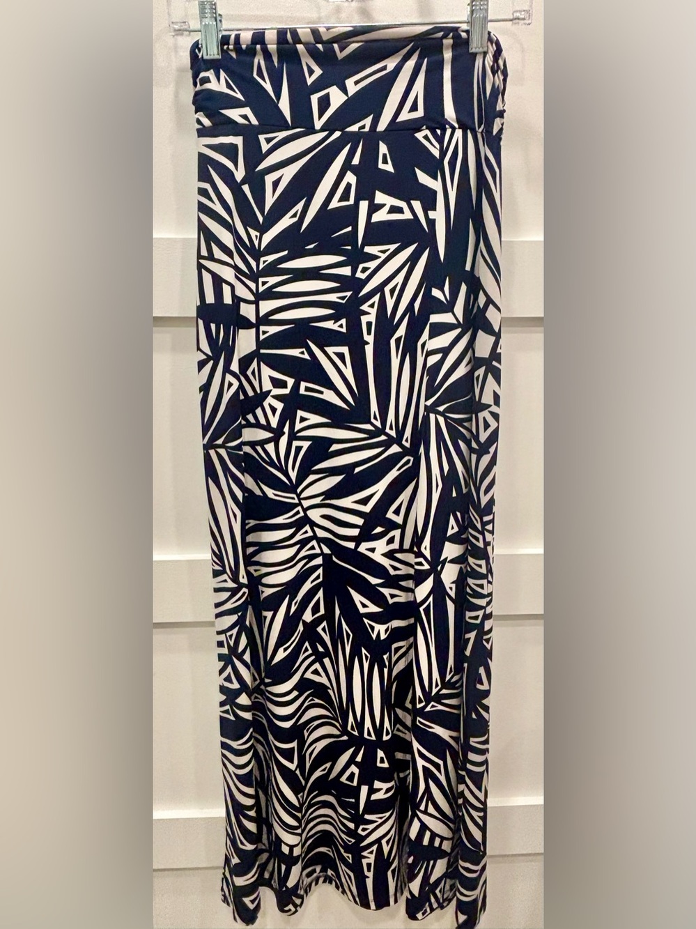 Gilli Navy and White Graphic Maxi Skirt
